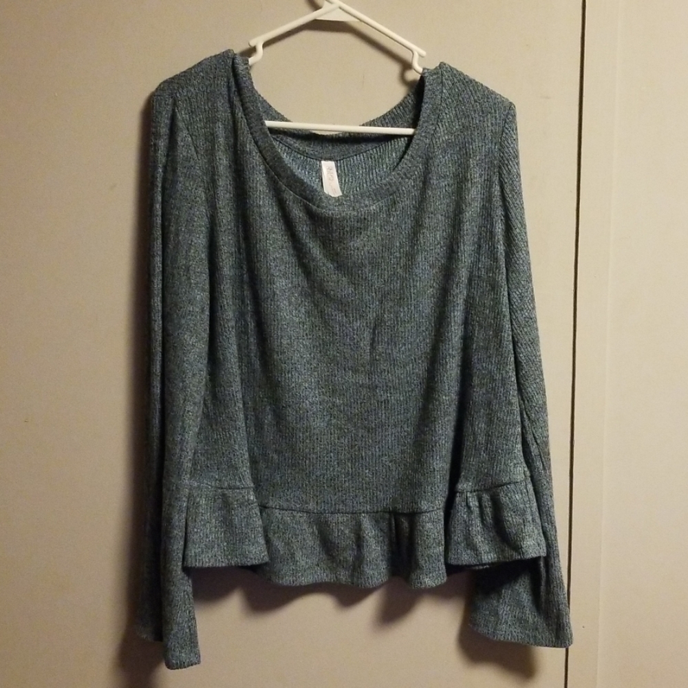 Gilligan & O'Malley Gray/Blue long sleeved top